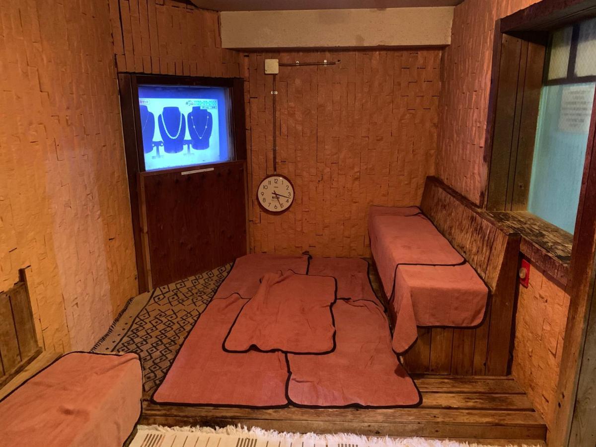 Capsule Hotel 310 Tokyo Esterno foto